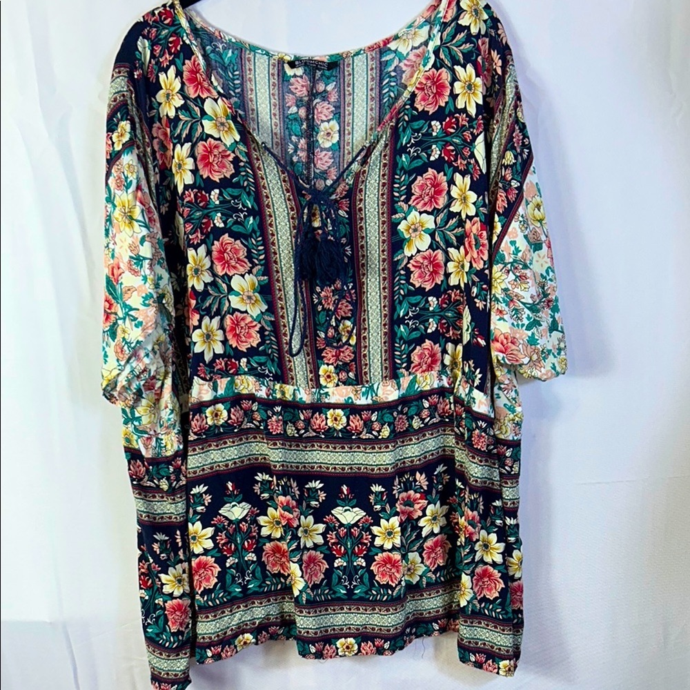 BloomChic Boho Floral Tie Front Baby Doll Short Sleeve Size 18-20 Like New